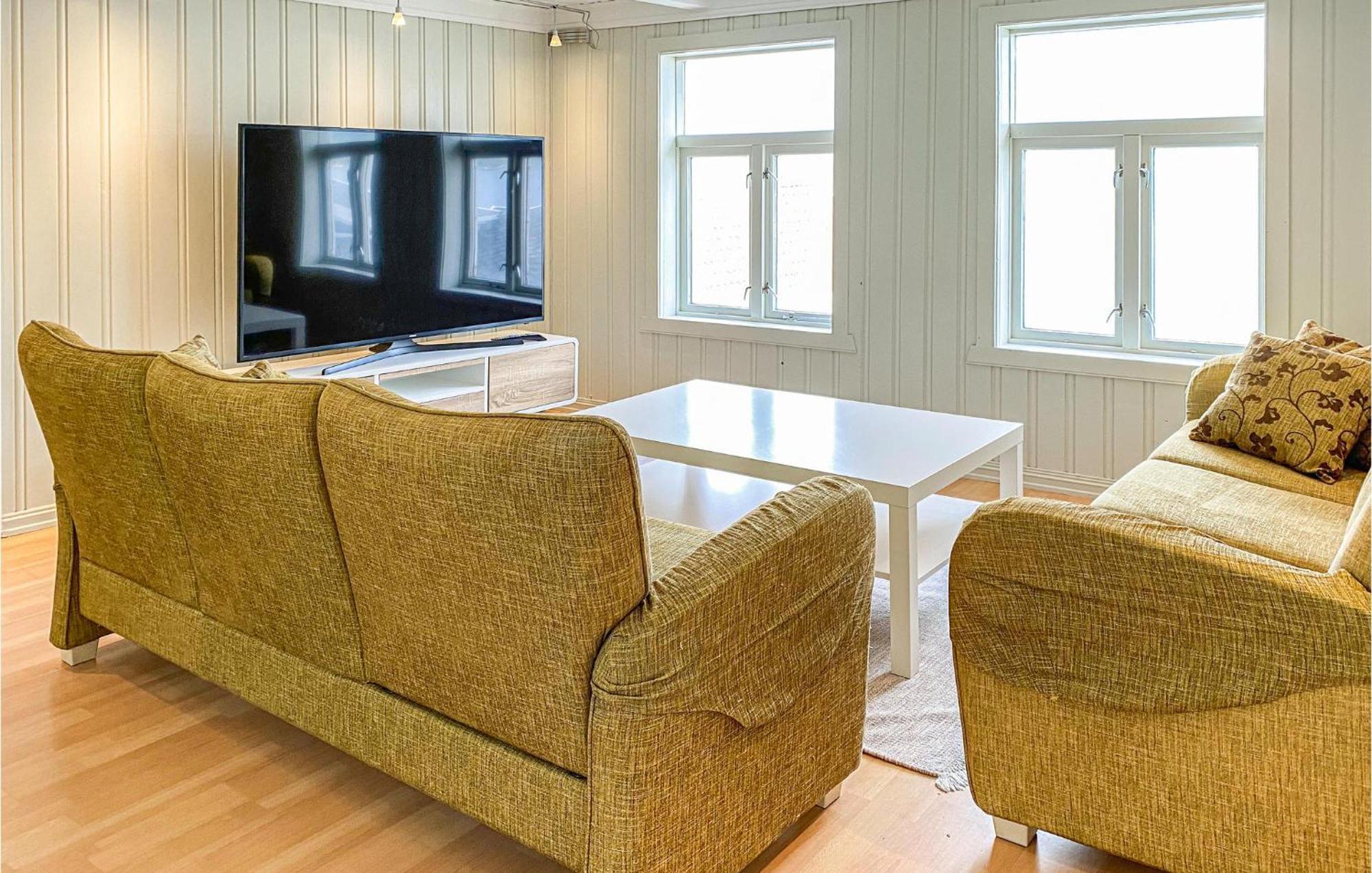 Awesome Home In Kristiansund With House Sea View Exterior photo